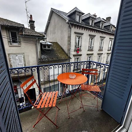 Belle Maison De Ville Au Coeur Du Village De Montagne Vic-sur-Cère Exteriér fotografie