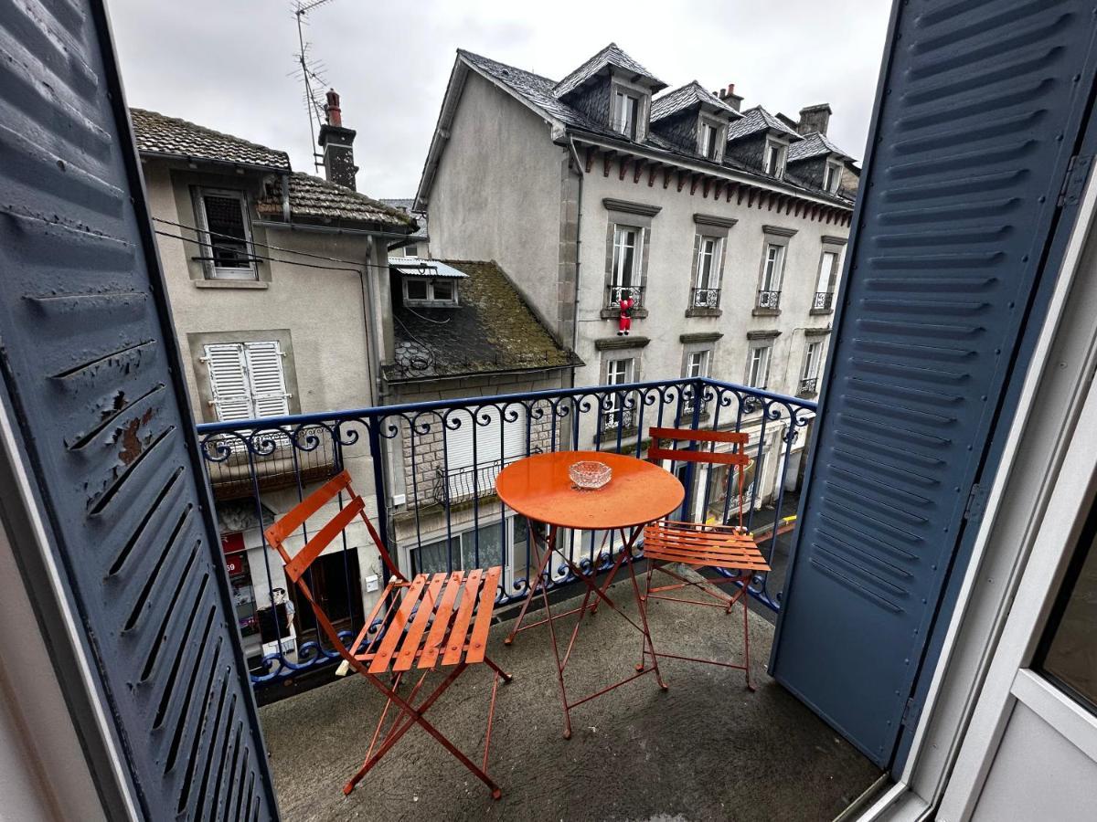 Belle Maison De Ville Au Coeur Du Village De Montagne Vic-sur-Cère Exteriér fotografie