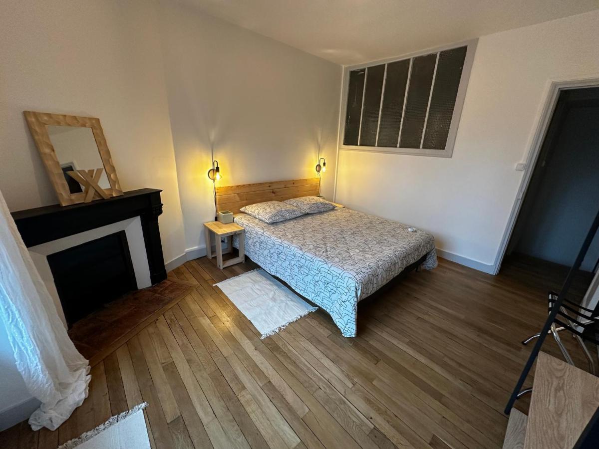 Belle Maison De Ville Au Coeur Du Village De Montagne Vic-sur-Cère Exteriér fotografie